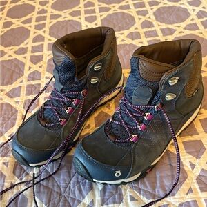 Sporty Blue and Brown Athletic Shoes with Mesh Design